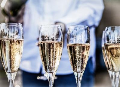 5 fejl du laver når du sabler din champagne