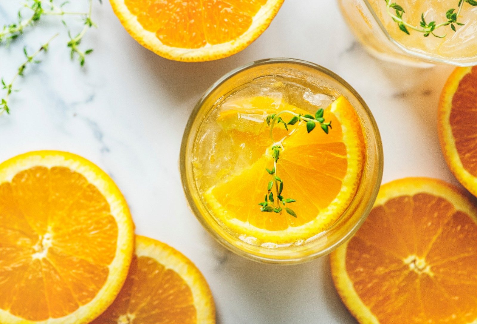 billeder af appelsiner i glas